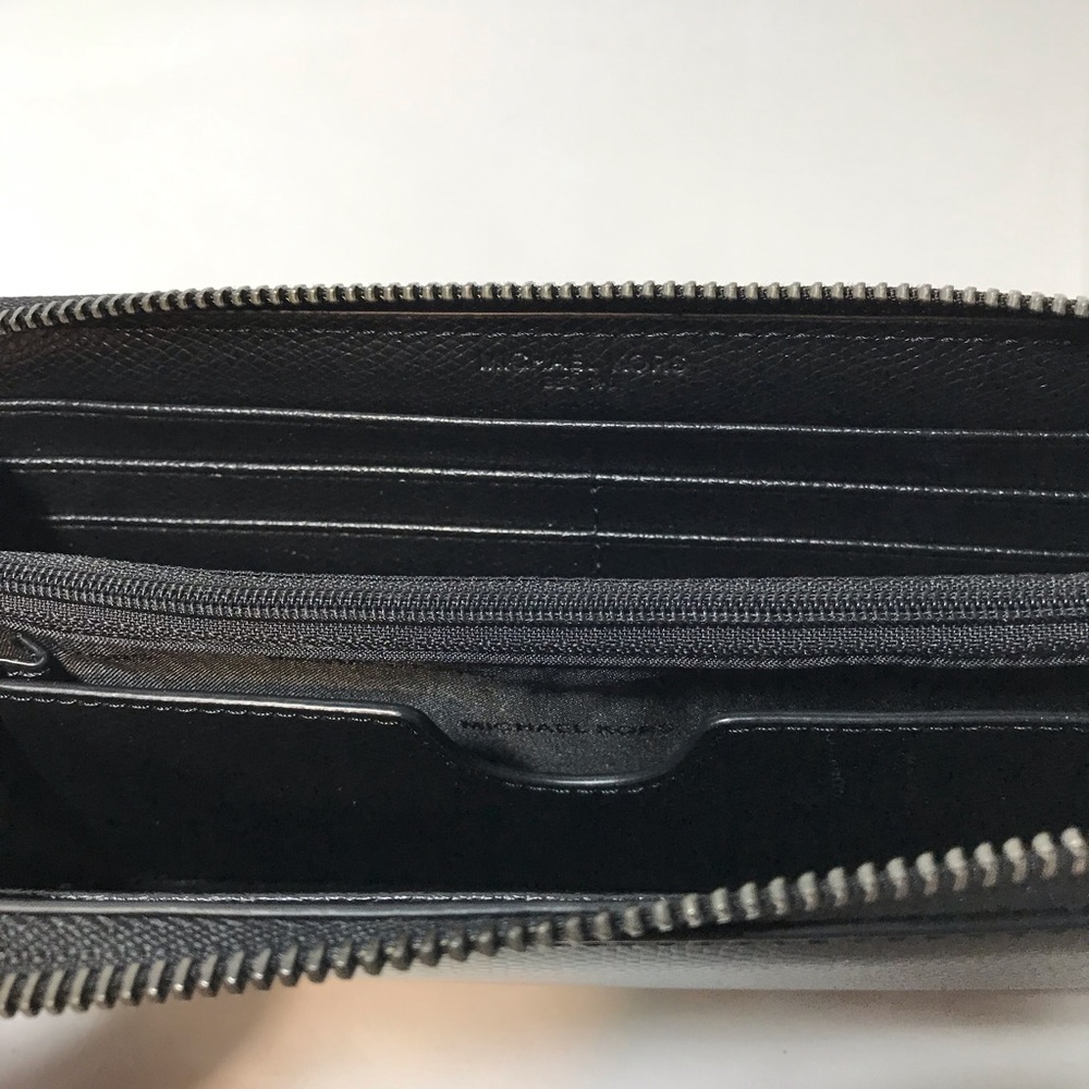 Michael Kors Warren Tech Zip Around Leather Wallet - Picture 5 of 7